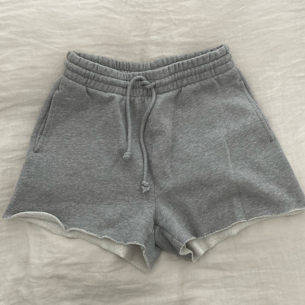 Aritzia TNA boyfriend cozy fleece sweat shorts